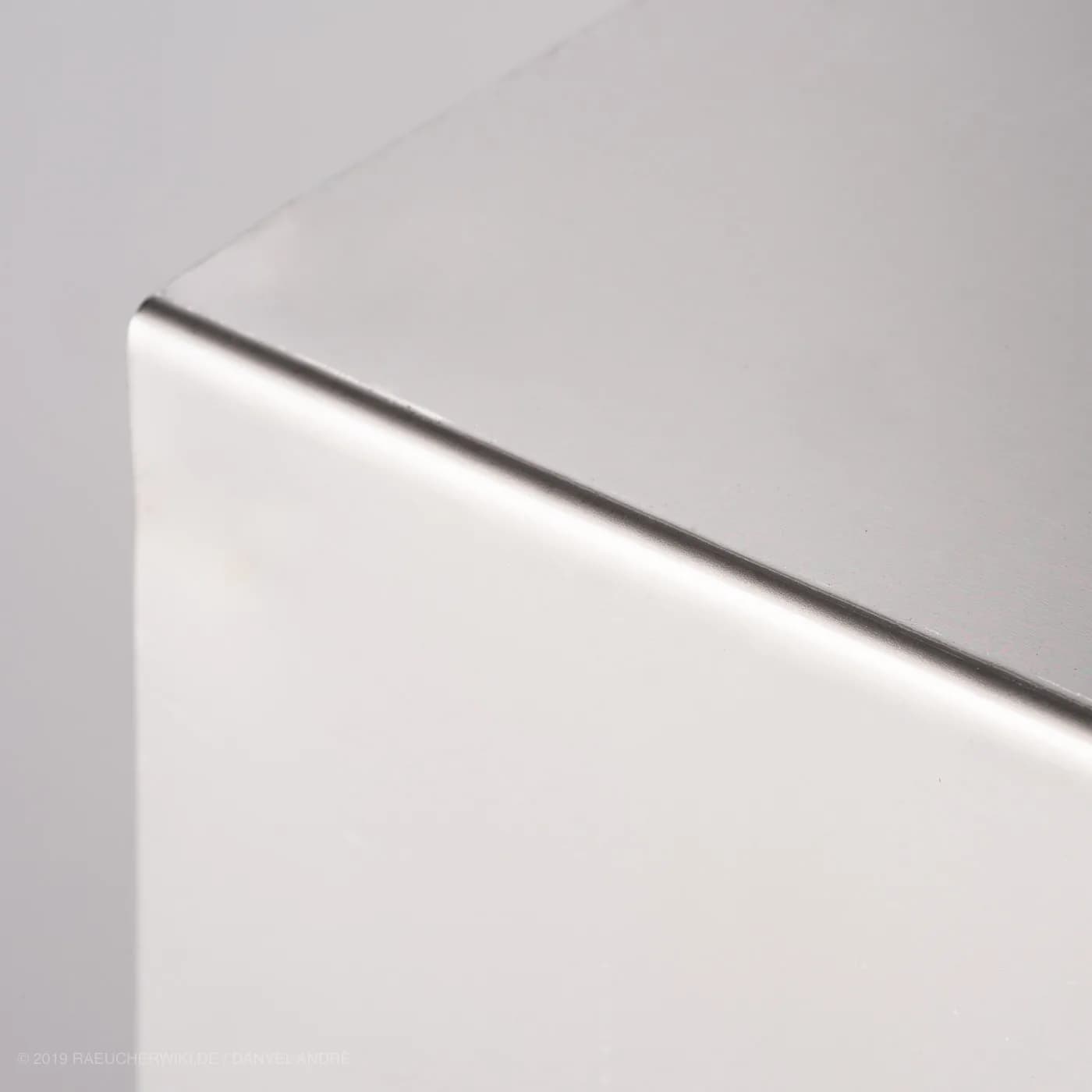 SMOKI Material: V2A-Edelstahl